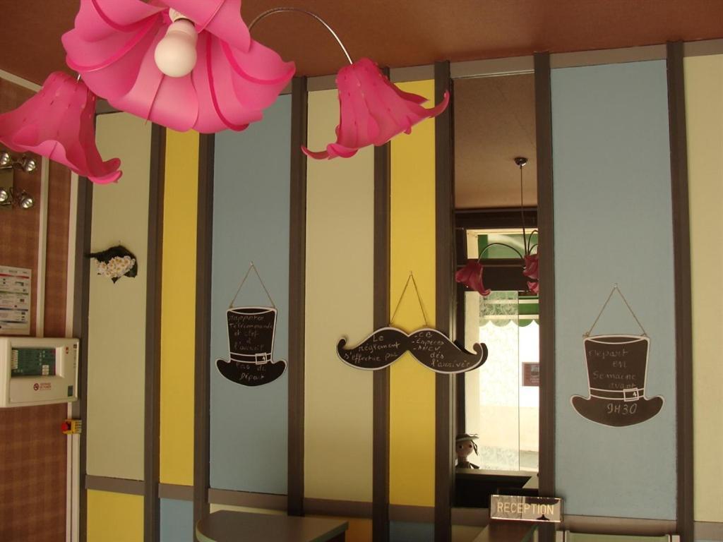 Hotel Le Flaubert Fougères Eksteriør billede