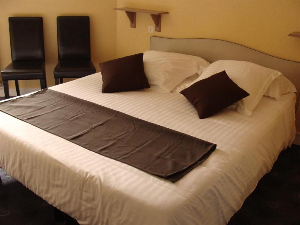 Hotel Le Flaubert Fougères Værelse billede