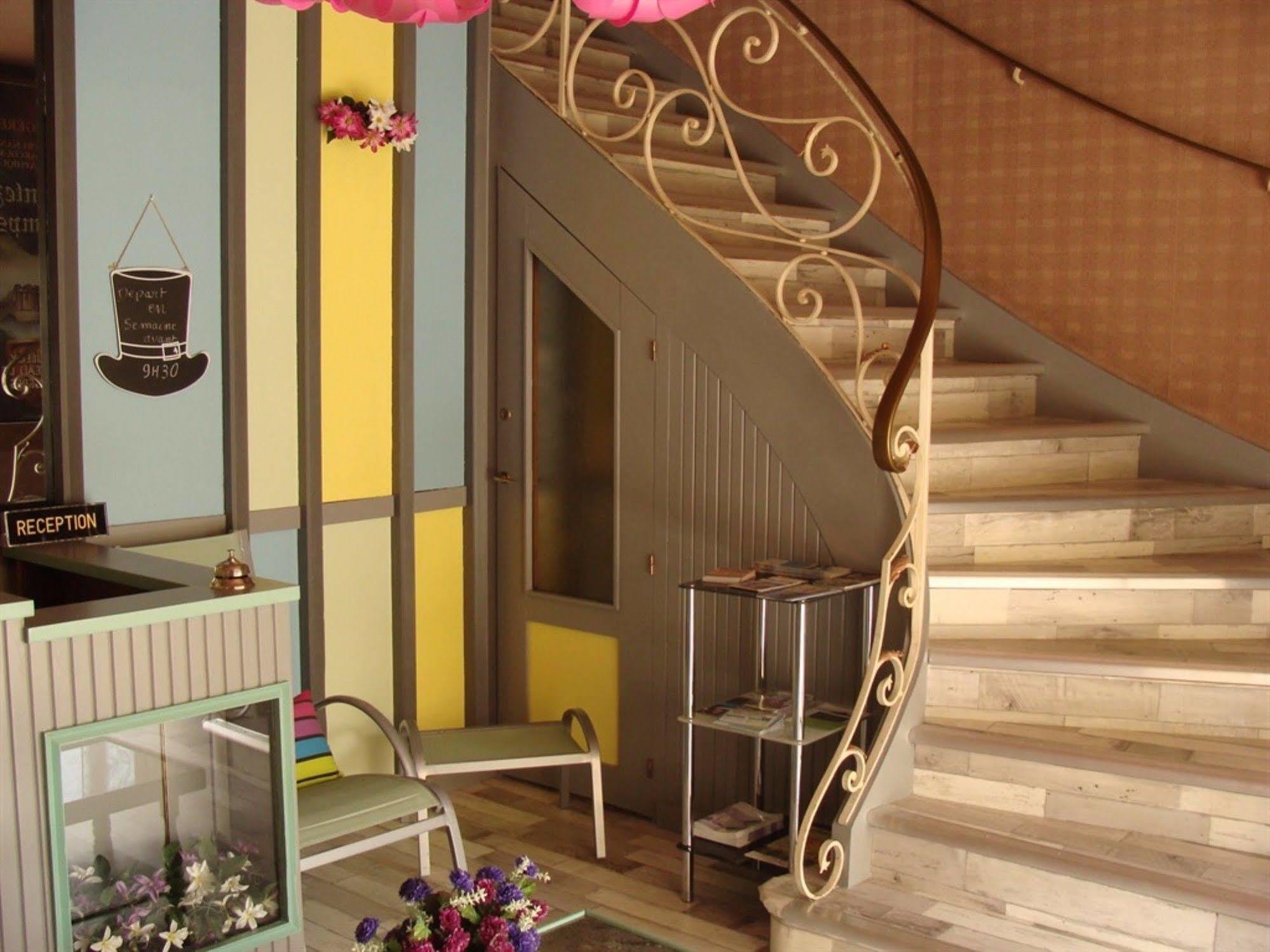 Hotel Le Flaubert Fougères Eksteriør billede