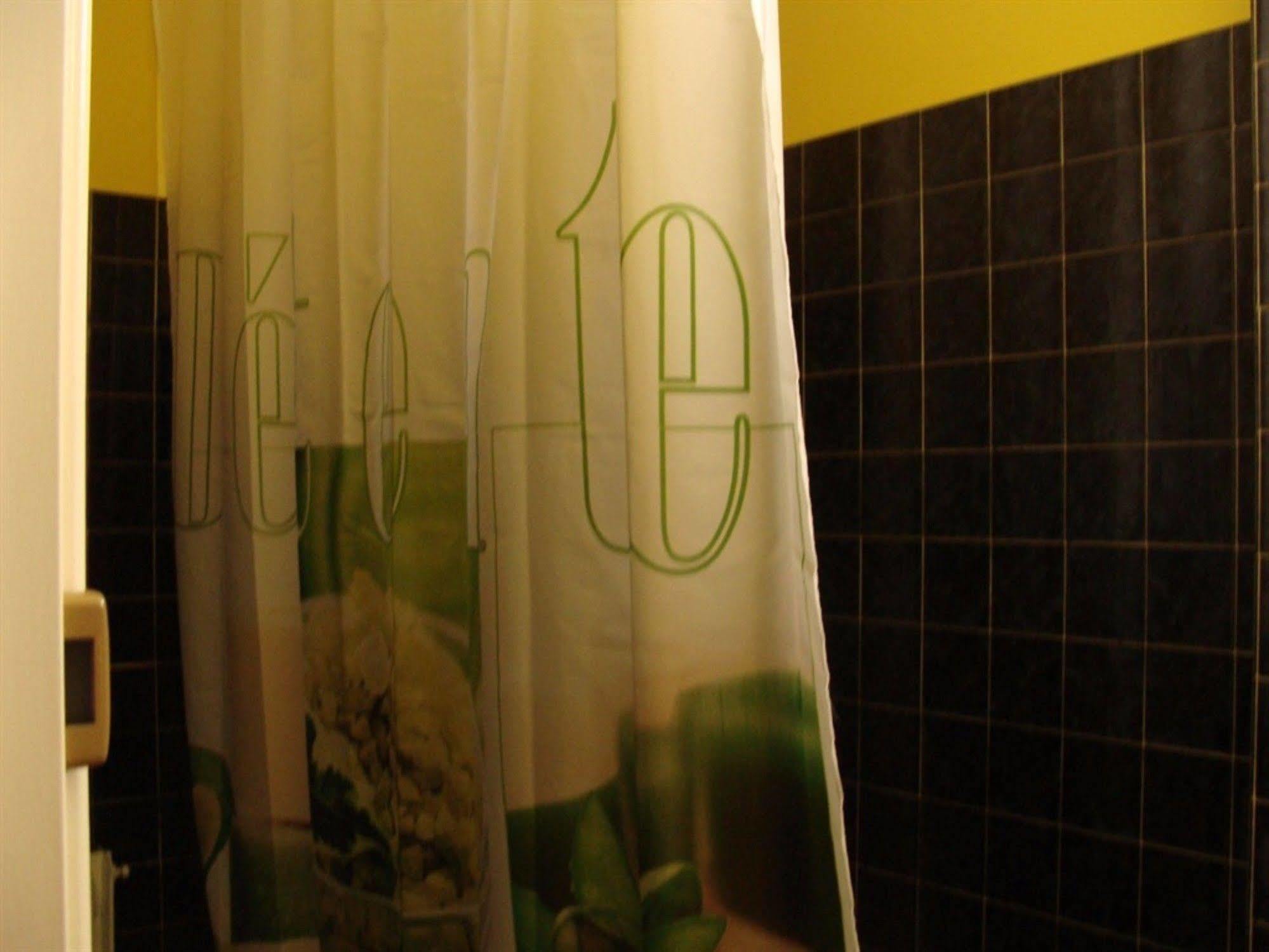 Hotel Le Flaubert Fougères Eksteriør billede